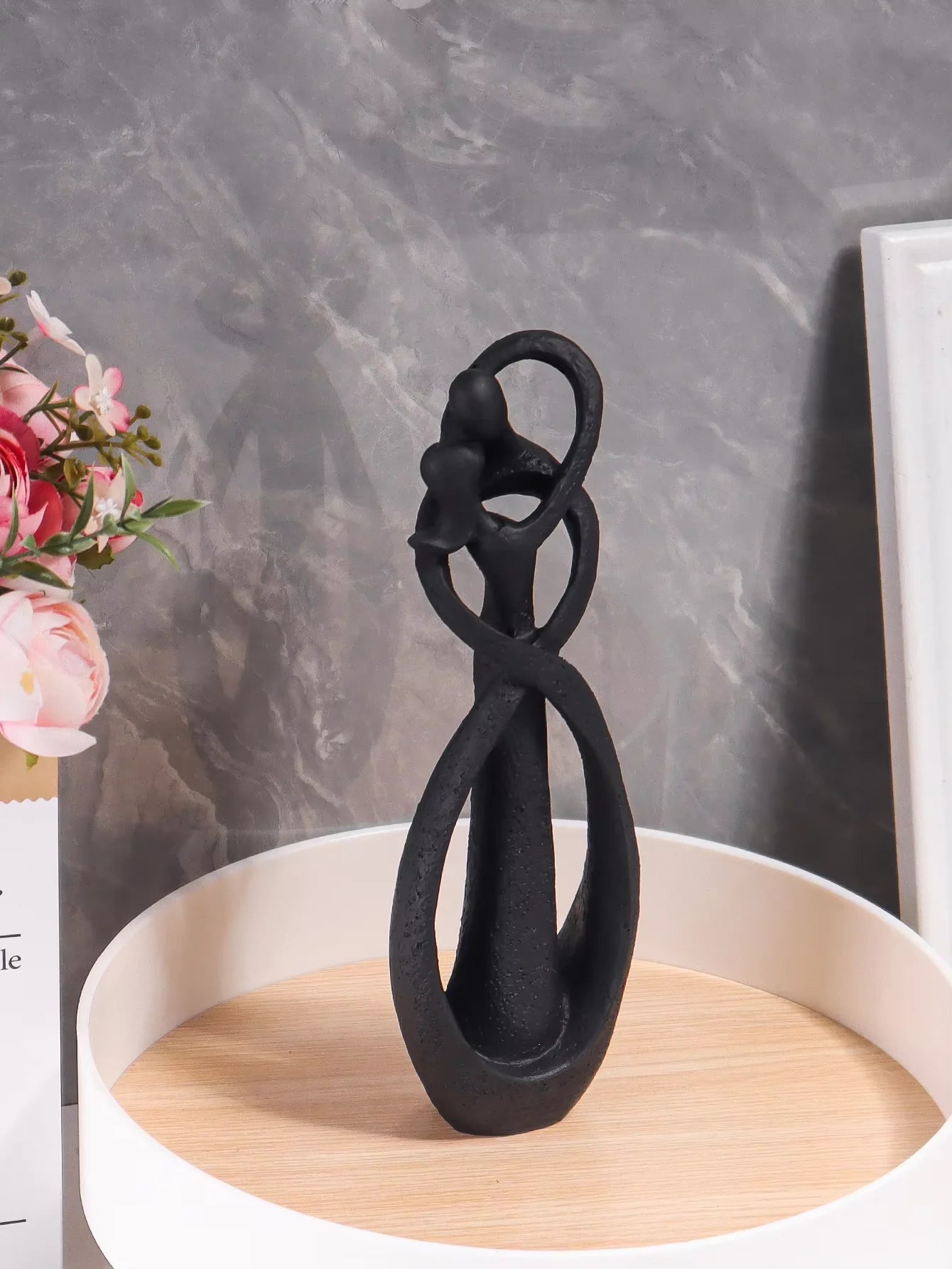 Eterna Embrace™ – Romantic Minimalist Home Accent