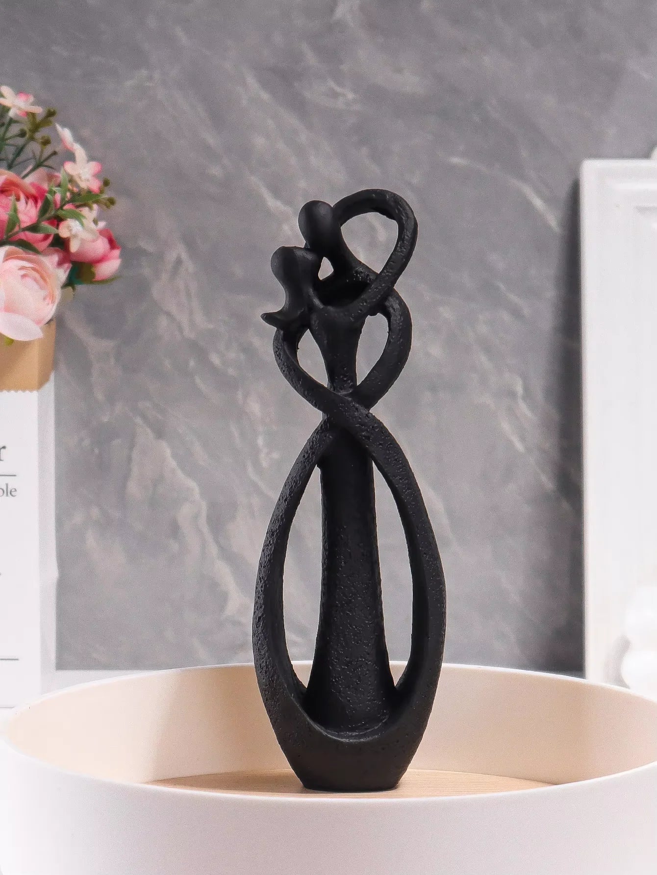 Eterna Embrace™ – Romantic Minimalist Home Accent